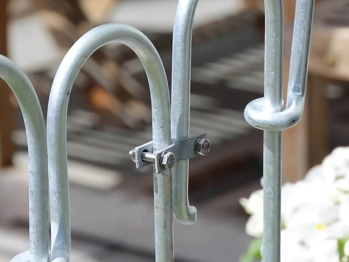 Verbindungsklemme in Eisen feuerverzinkt für den Steckzaun Vienna und Stellzaun Poolfix Verbindungsklemme in Eisen feuerverzinkt für den Steckzaun Vienna und Stellzaun Poolfix