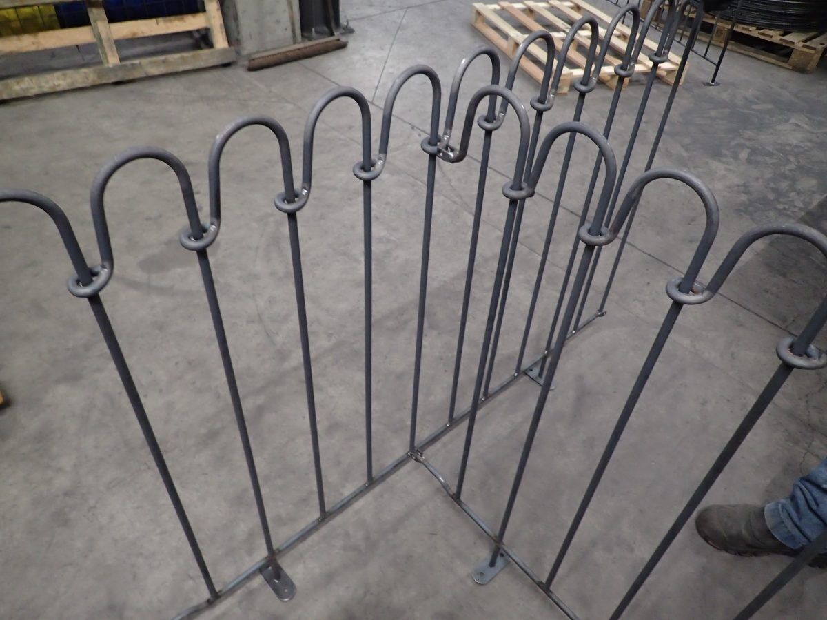 terrassenelement-mit-oberer-klemme-zur-zaunanbindung-5-1200x900