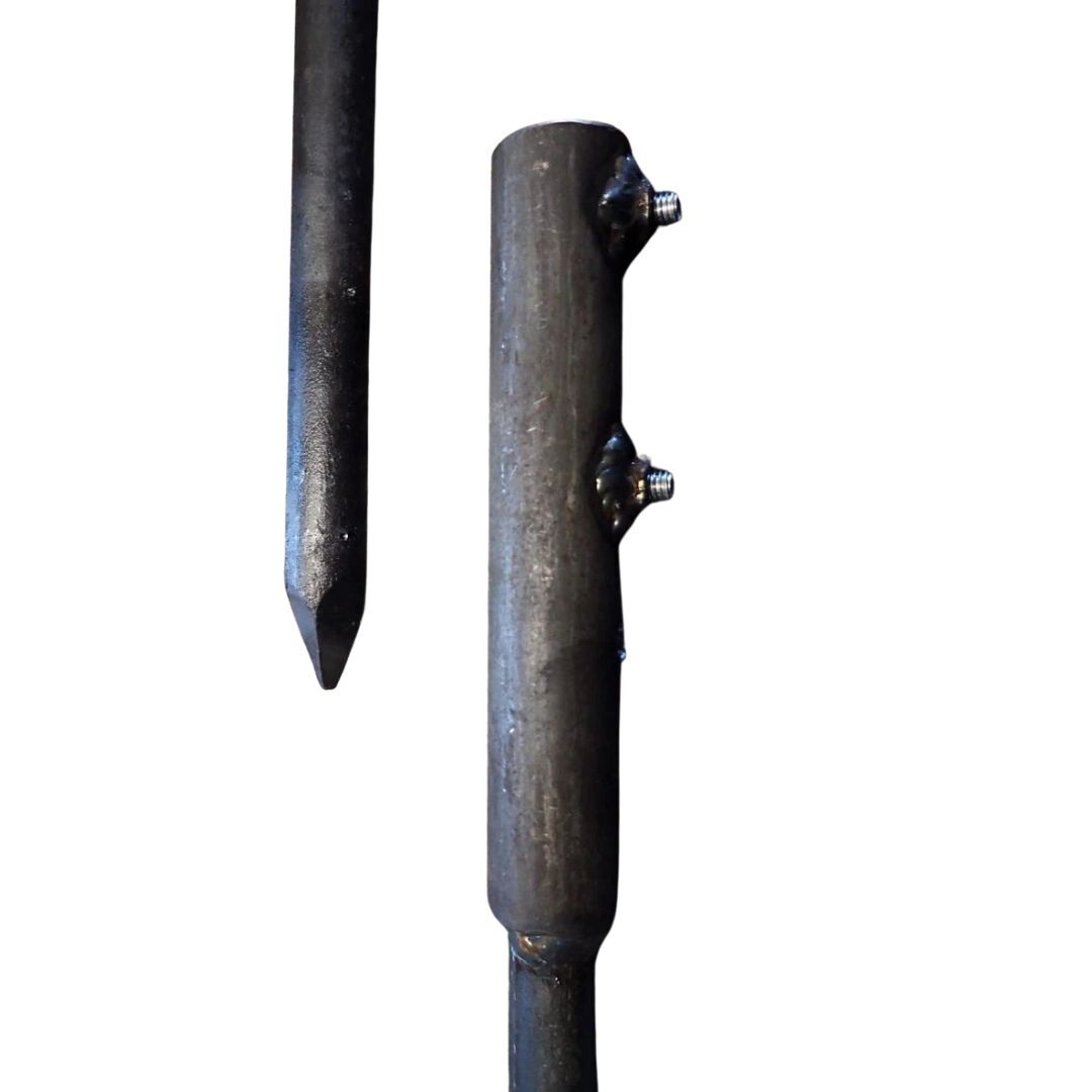 Der Türpfosten wird in die Aufnahme der Pfostenverlängerung gesteckt Der Türpfosten wird in die Aufnahme der Pfostenverlängerung gesteckt