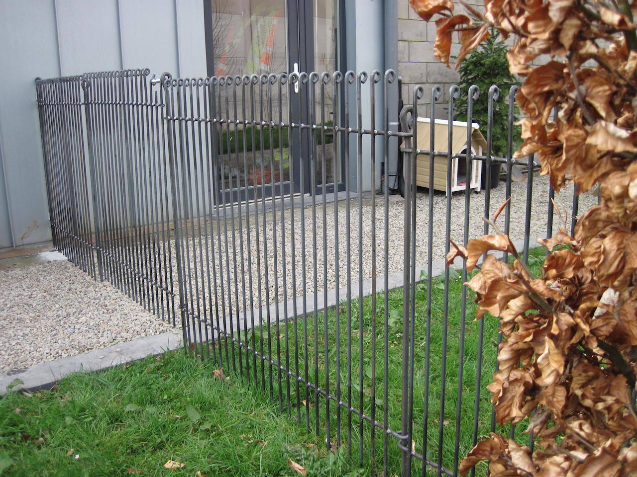 graz_eng_115 Gartenzaun Graz in Eisen roh