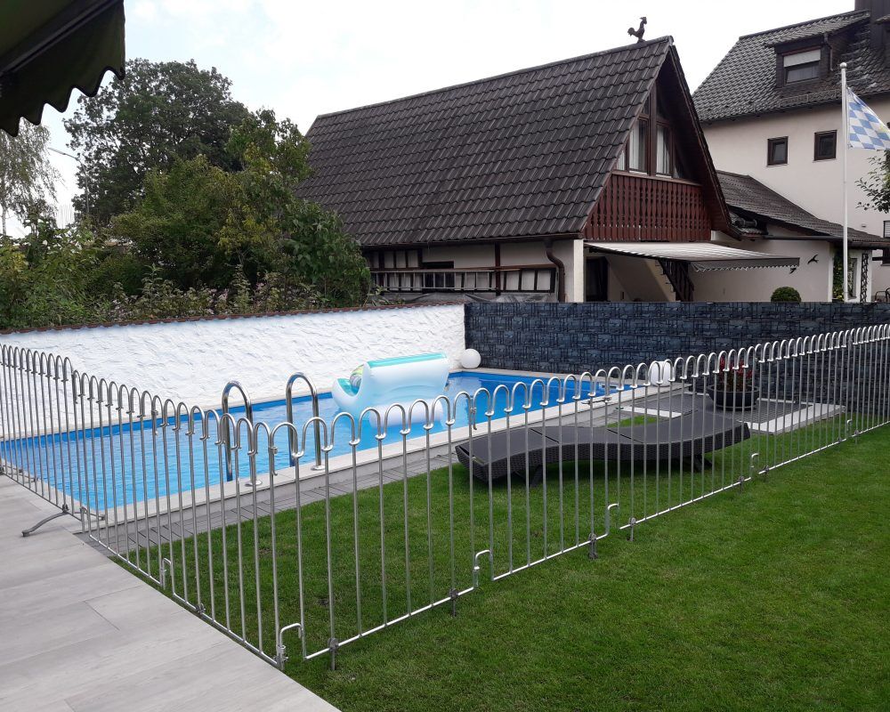 Bodeneinsteckstift für Poolzaun Poolfix-100 in Eisen feuerverzinkt