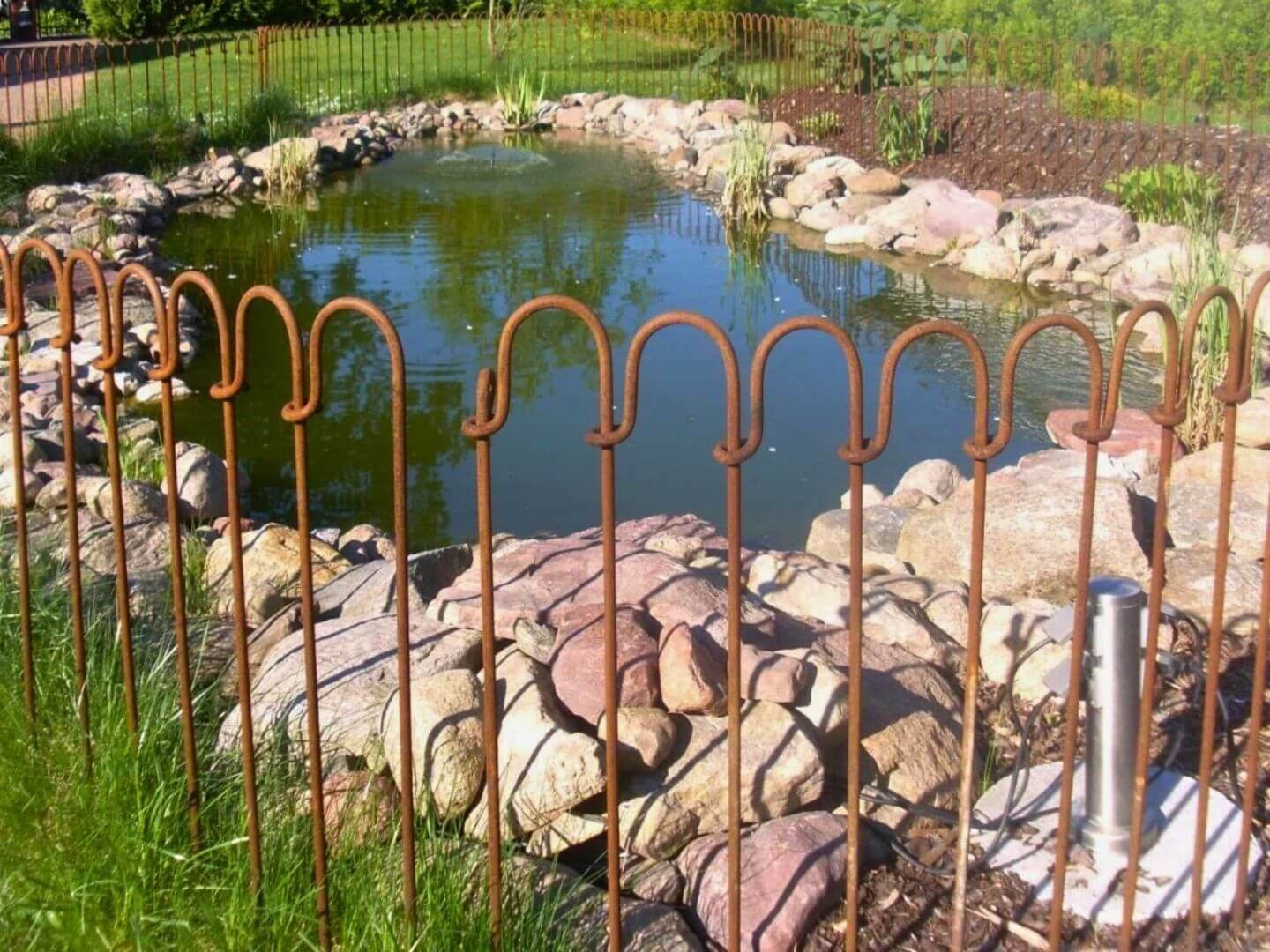 Endstab Vienna 100 Eisen roh (rostet) fuer den Abschluss des im Kreis gesteckten Zauns Endstab Vienna 100 Eisen roh (rostet) fuer den Abschluss des im Kreis gesteckten Zauns