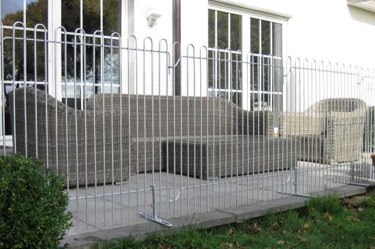 standfuesse-boden-metall56274090e089f Standfuß in Eisen feuerverzinkt für den mobilen Kleintierzaun Salzburg