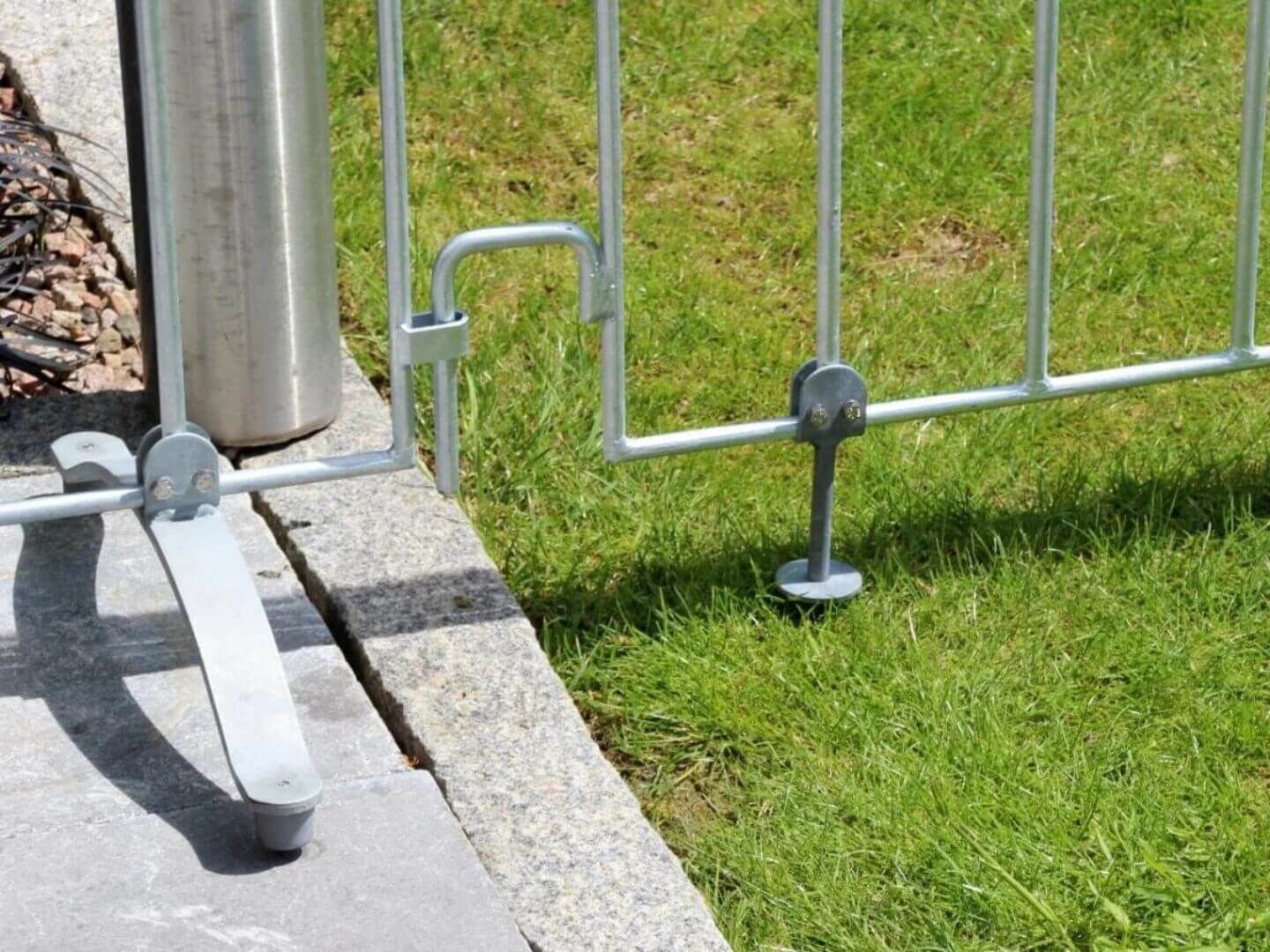 Boden-Einsteckstift und Standfuss Poolfix in Eisen feuerverzinkt