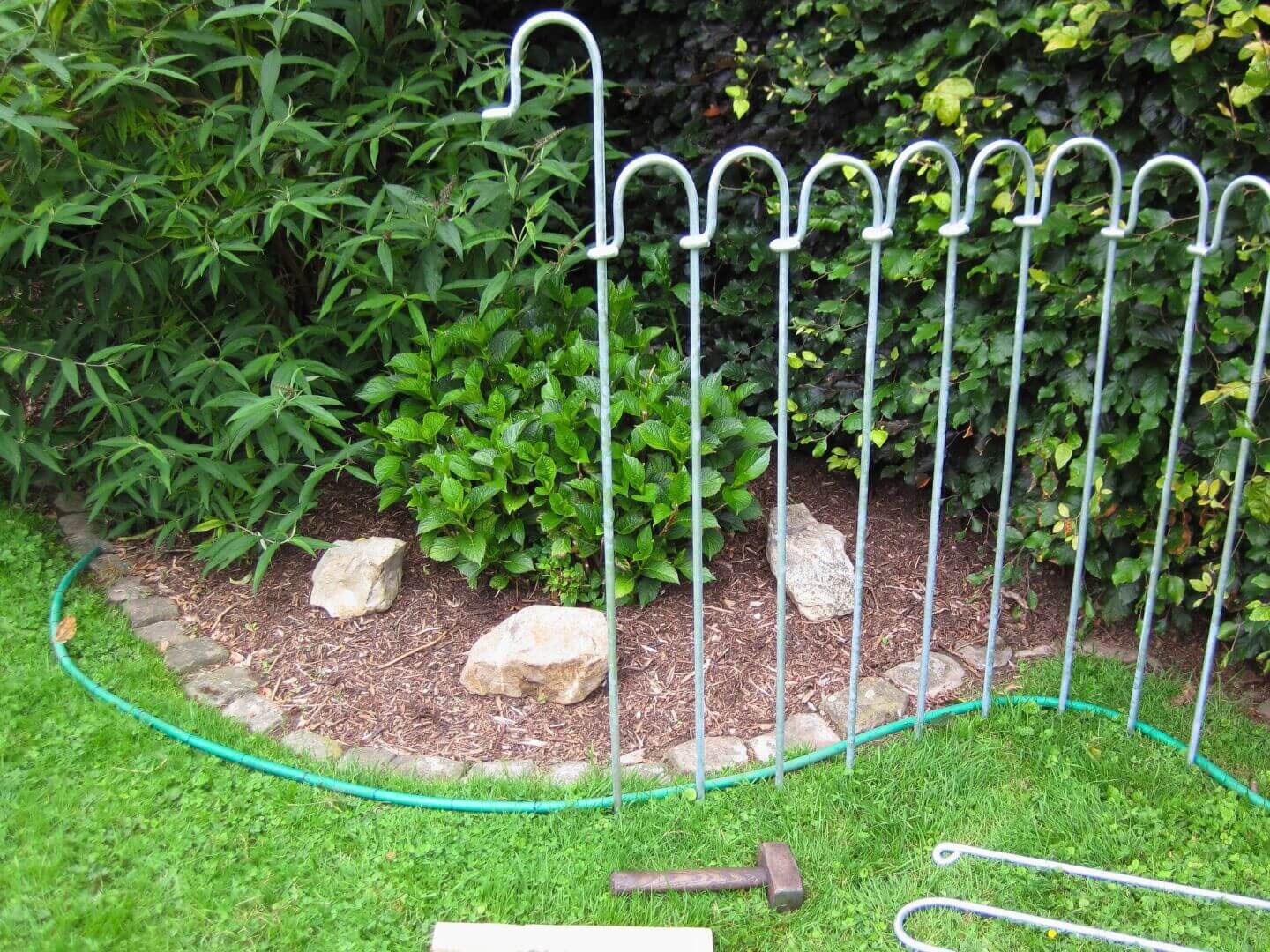 Aufbau des Steckzaun Vienna 100 feuerverzinkt