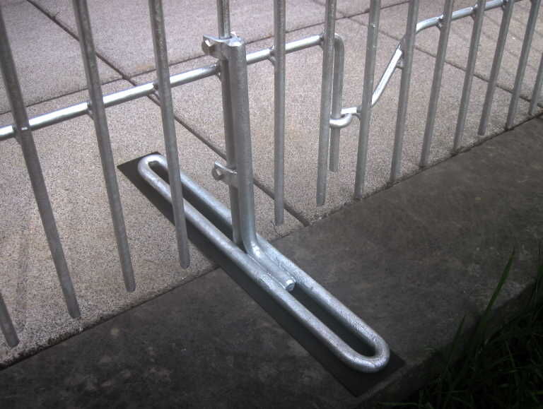 Standfuss-Gummimatte5627409ee7ea3 Standfuß in Eisen feuerverzinkt für den mobilen Kleintierzaun Salzburg