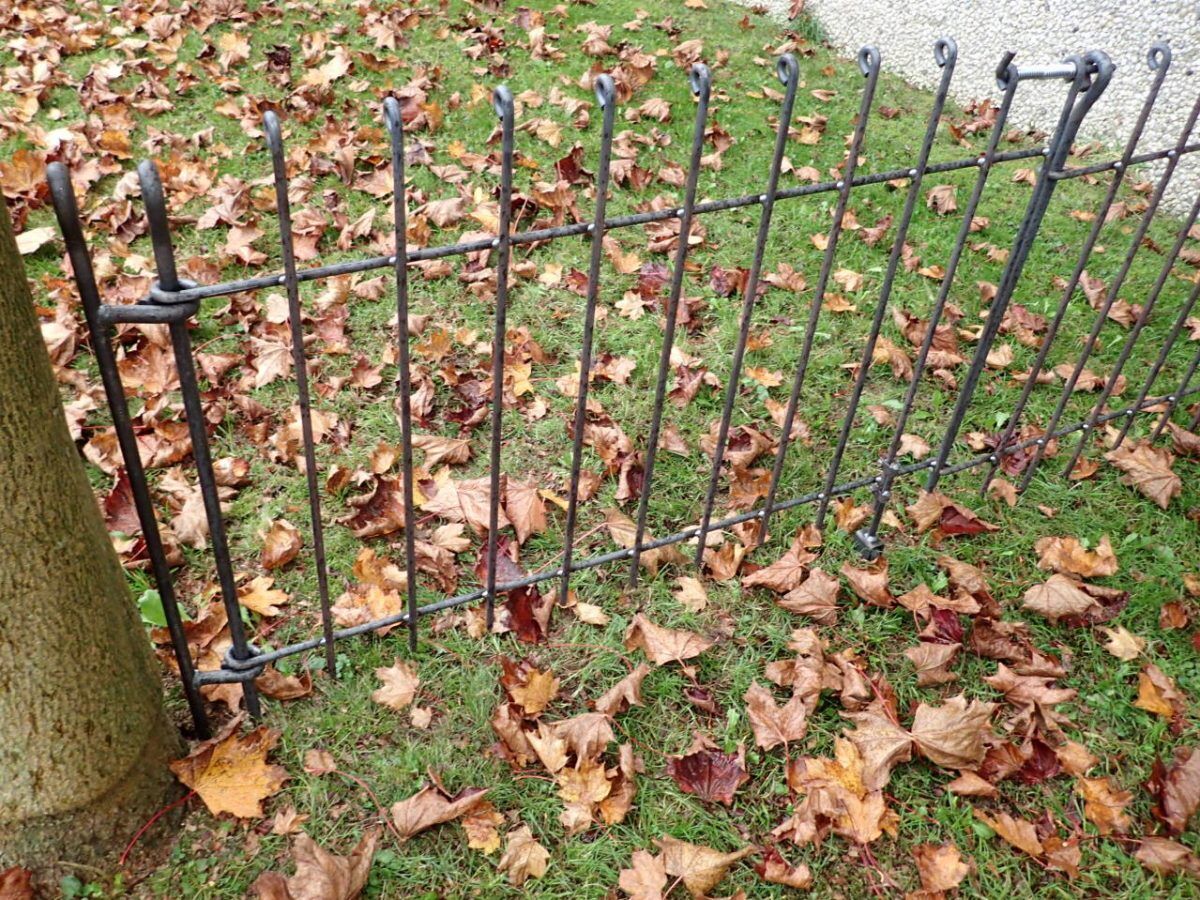 scharnierpfosten_fuer_tuer_graz_2 Sonderpfosten mit Ösen für die Tür Graz in Eisen feuerverzinkt