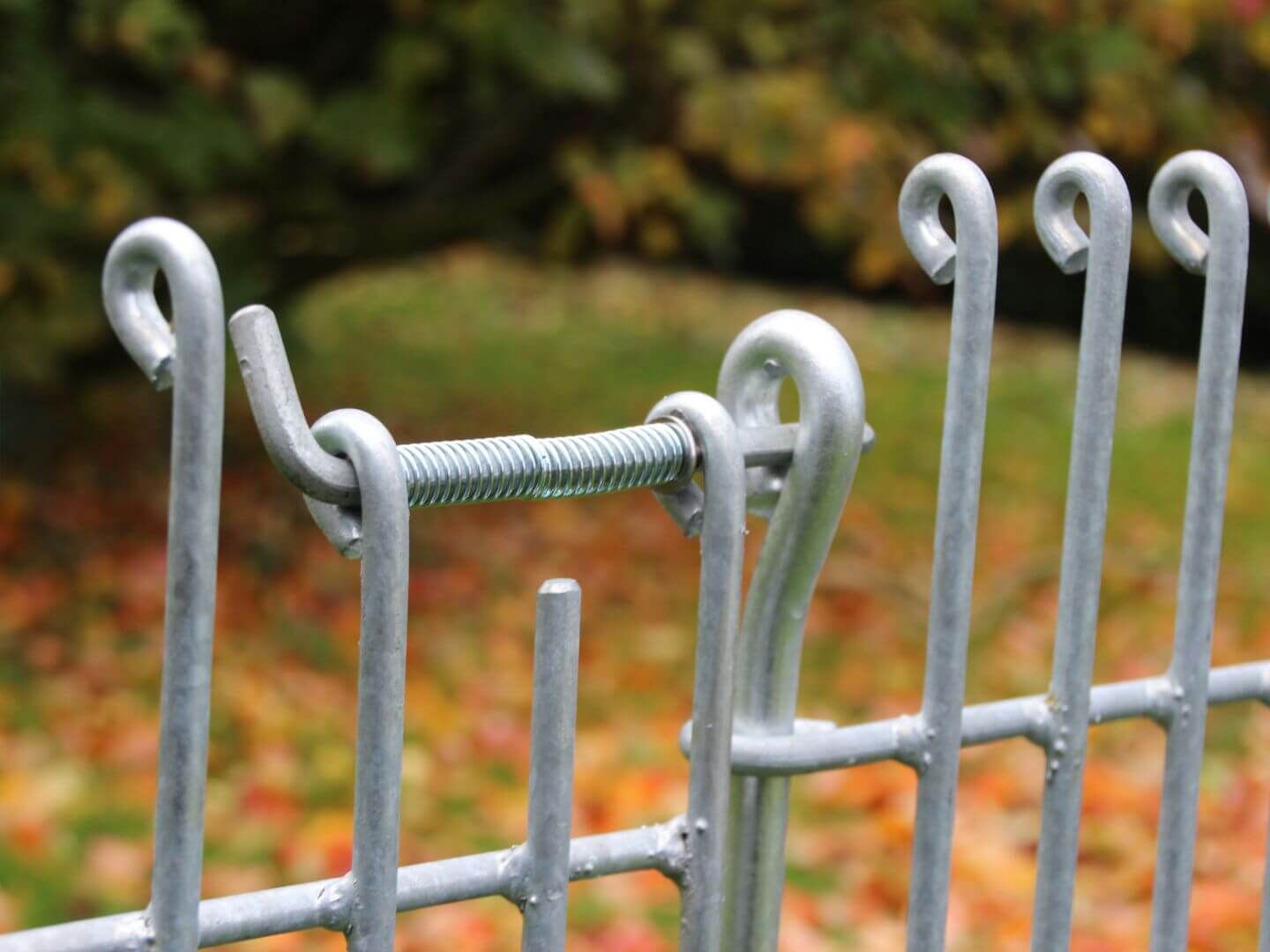 Federriegel der Tuer Graz in feuerverzinkt