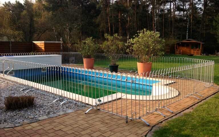 Poolzaun Poolfix-100 in Eisen feuerverzinkt zur Absicherung eines Pools