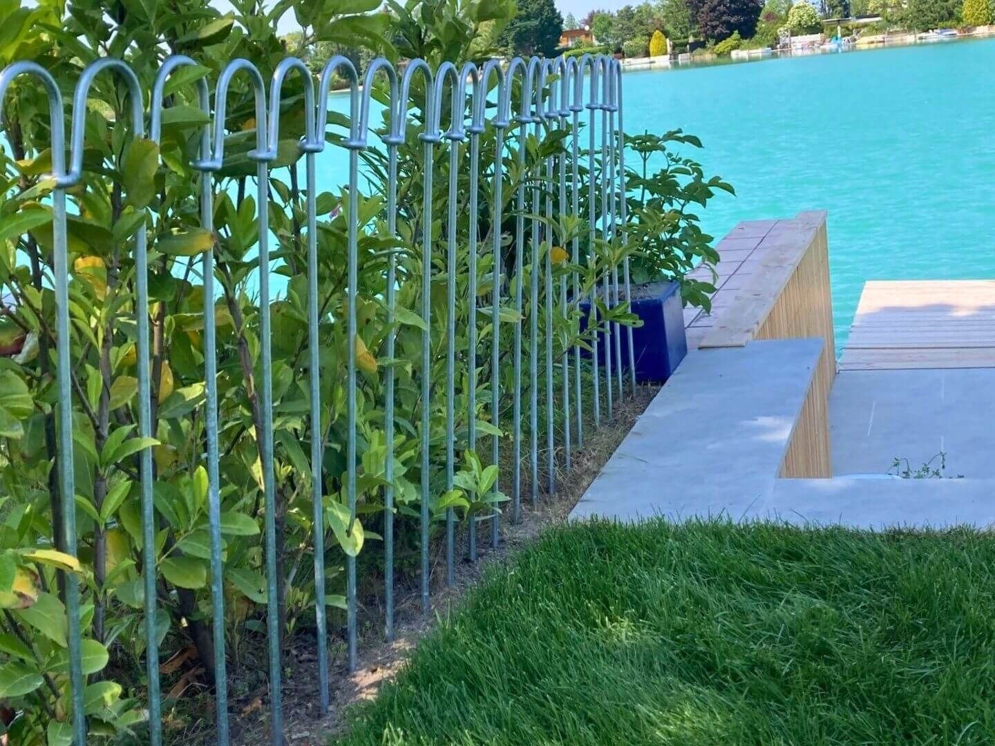 flexible Grundstuecksabgrenzung mit dem Steckzaun Vienna 100 feuerverzinkt flexible Grundstuecksabgrenzung mit dem Steckzaun Vienna 100 feuerverzinkt