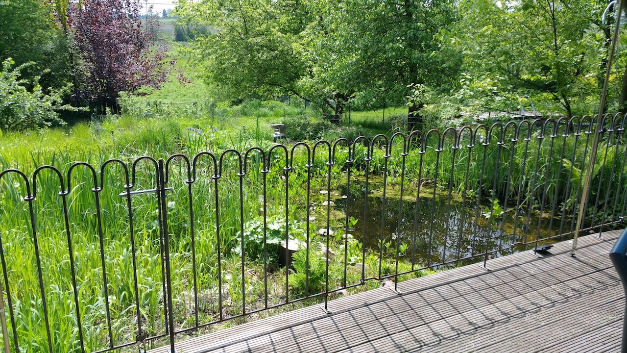 Terrassenlemente zur Absicherung eines Stegs