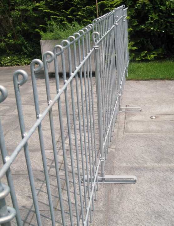 Standfuesse-Zaun-Stahl562727fbeca8e Standfuß Graz in Eisen feuerverzinkt