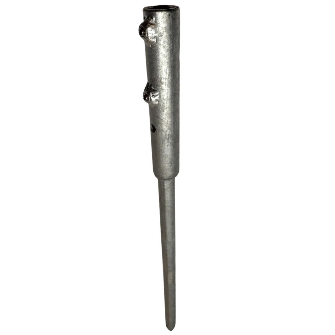 Detailaufnahme der Pfostenverlängerung in Eisen feuerverzinkt