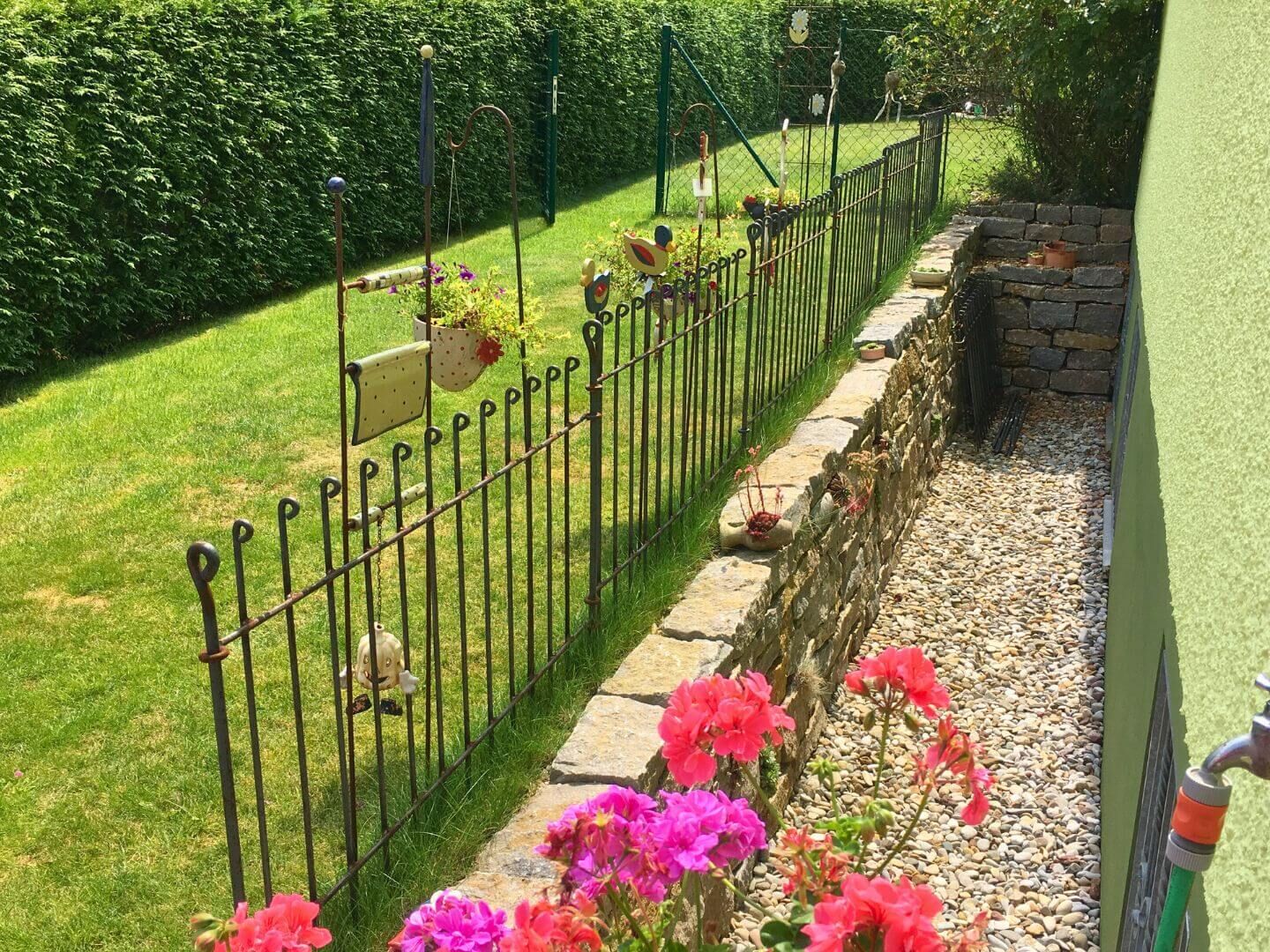 Gefahrenstellenabsicherung mit dem Gartenzaun Graz 115 roh Gefahrenstellenabsicherung mit dem Gartenzaun Graz 115 roh