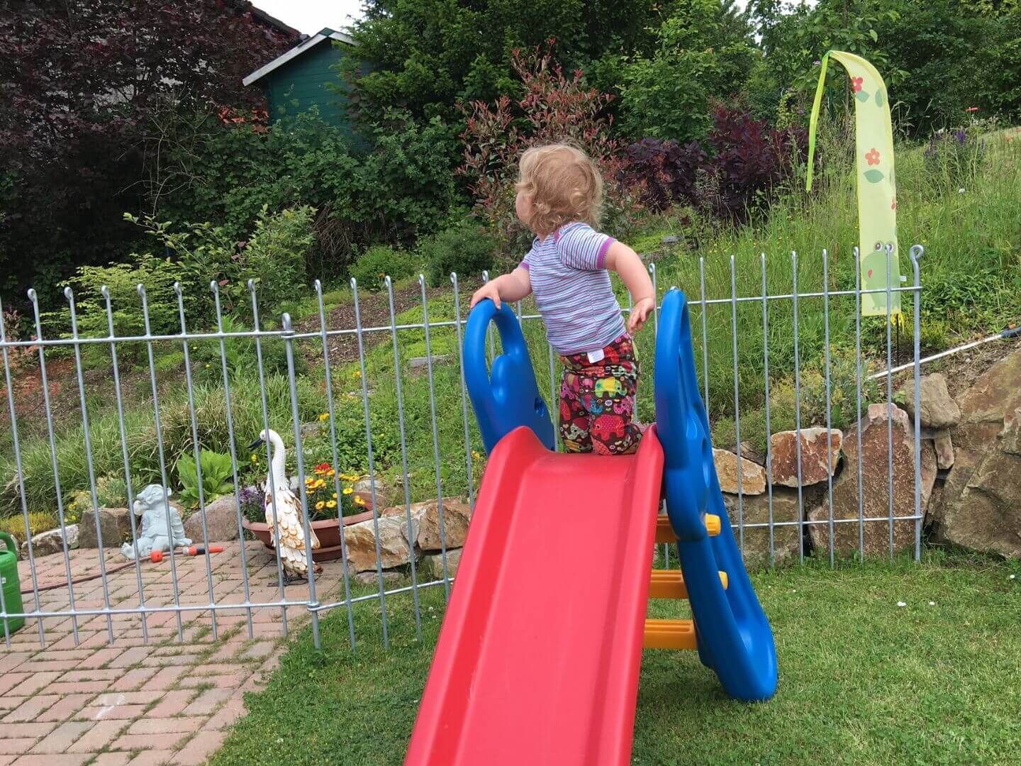 flexibler Gartenzaun Graz 115 feuerverzinkt als Spielplatzzaun flexibler Gartenzaun Graz 115 feuerverzinkt als Spielplatzzaun