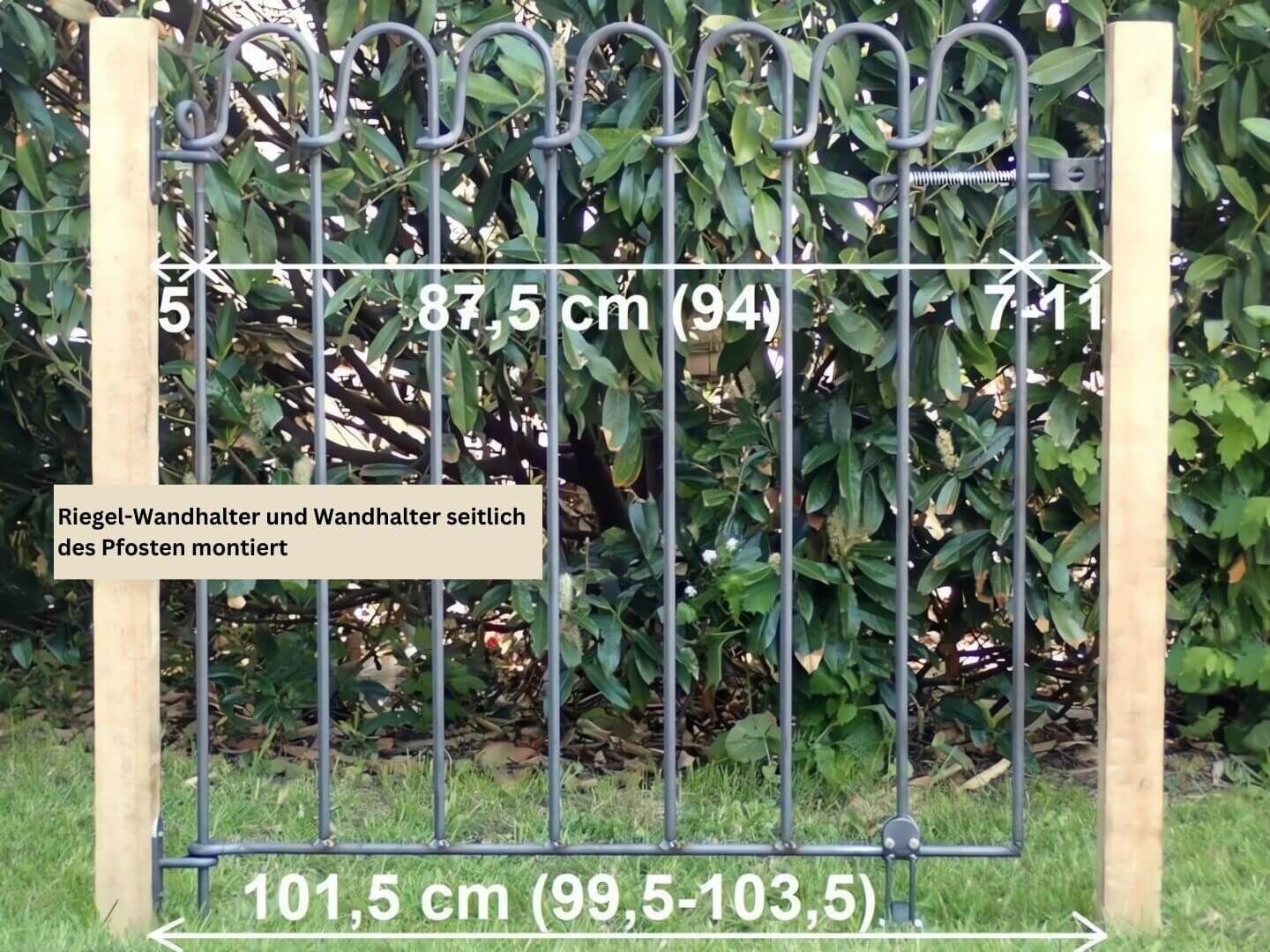 Tuer Vienna in Eisen roh zwischen 2 Pfosten montiert - Wandhalter und Riegel-Wandhalter seitlich montiert Tuer Vienna in Eisen roh zwischen 2 Pfosten montiert - Wandhalter und Riegel-Wandhalter seitlich montiert