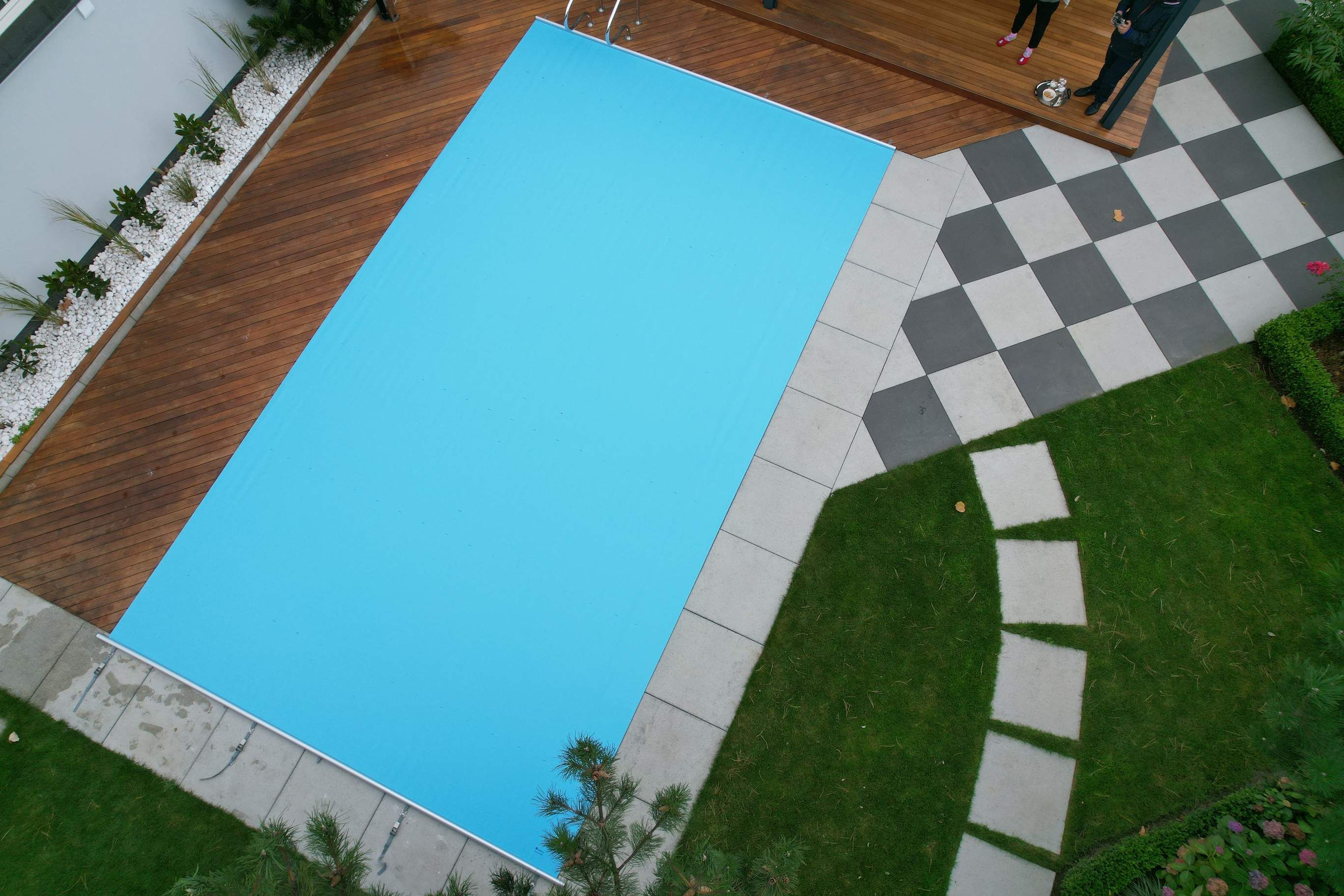 Poolabdeckung "Extra Top" in Hellblau zur Absicherung des Pools