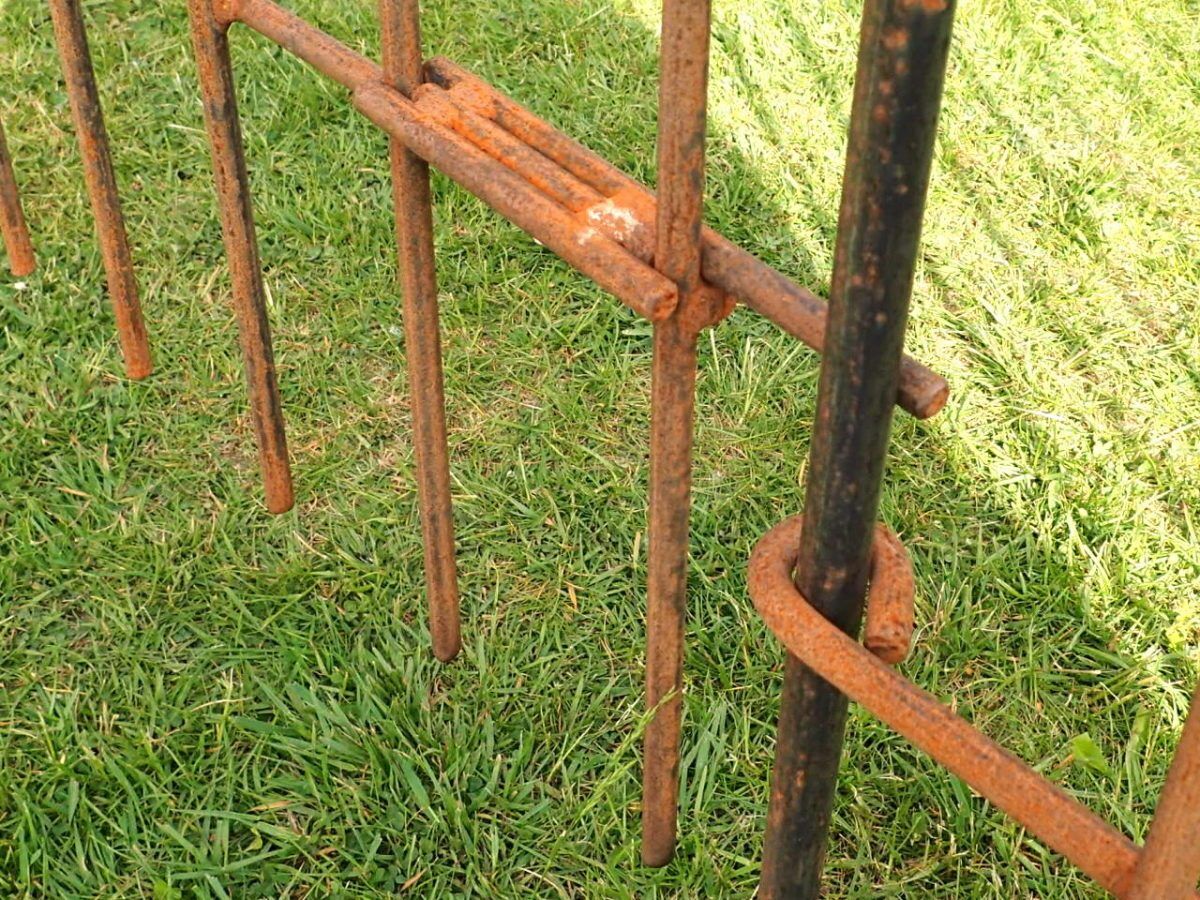 unterer_anschlag_zaun_graz_2 Unterer Türanschlag in Eisen roh