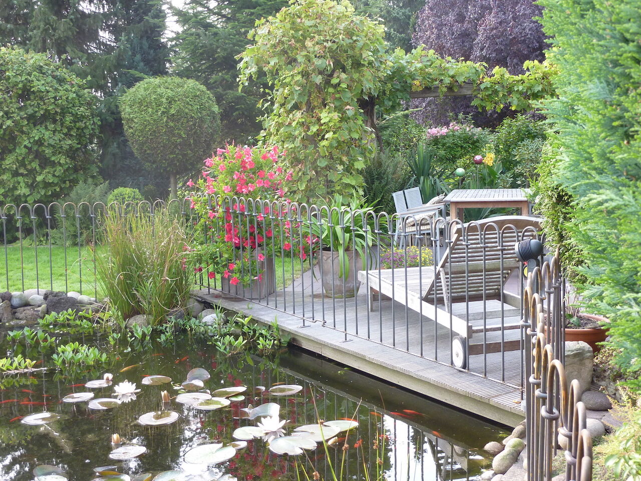 terrassenelement_biotop Teichabsicherung mittels Terrassenelementen zum Anschrauben