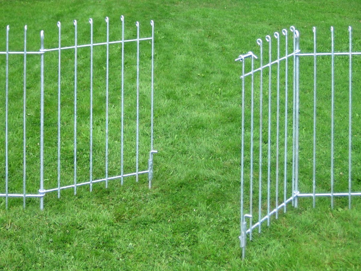 hundezaun_graz_doppelfluegeltuer_3 Doppelflügelige Tür in Eisen fezerverzinkt normaler Stababstand ohne Bodenrollen