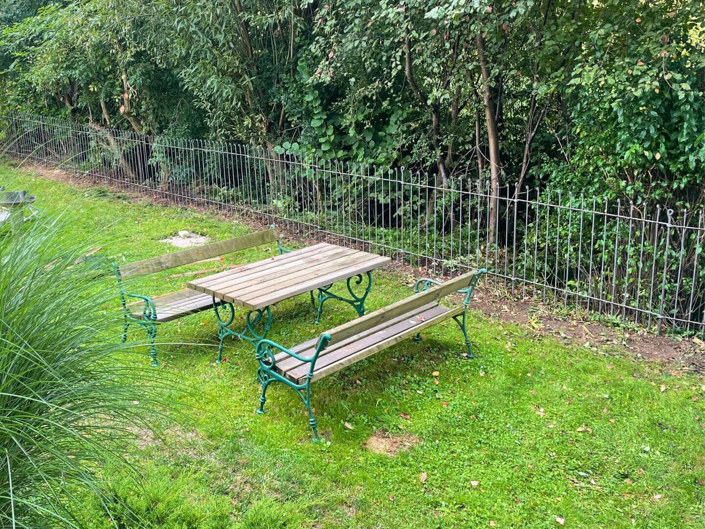 Gartenzaun Graz 115 in Eisen roh als Grundstuecksabgrenzung