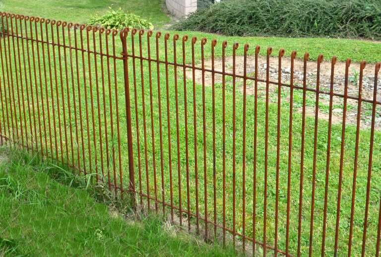 barriere-mobile-clos Garten- Hundezaun Graz engmaschig in Eisen roh