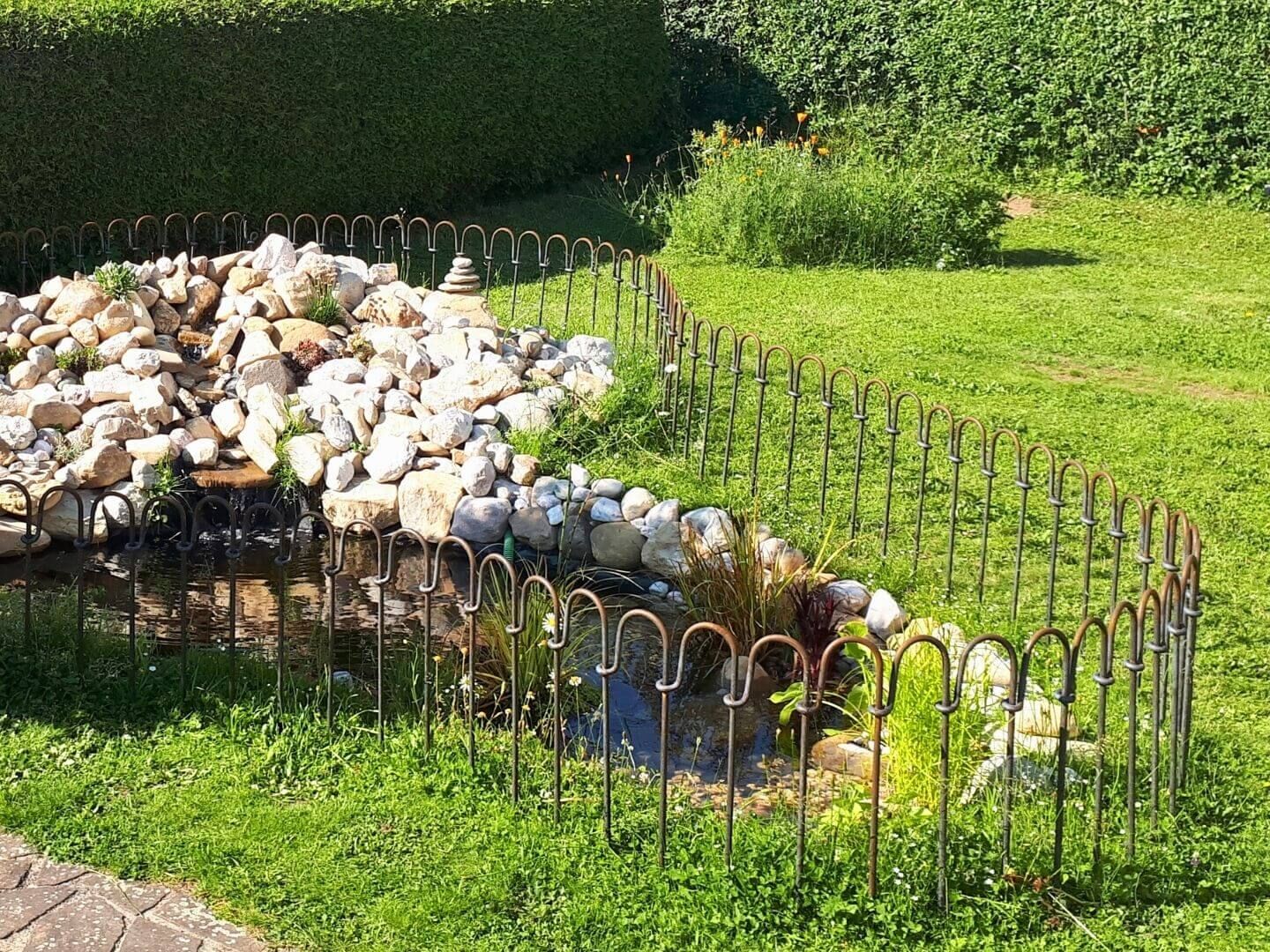 geschwungener Steckzaun Vienna 55 Eisen roh geschwungener Steckzaun Vienna 55 Eisen roh